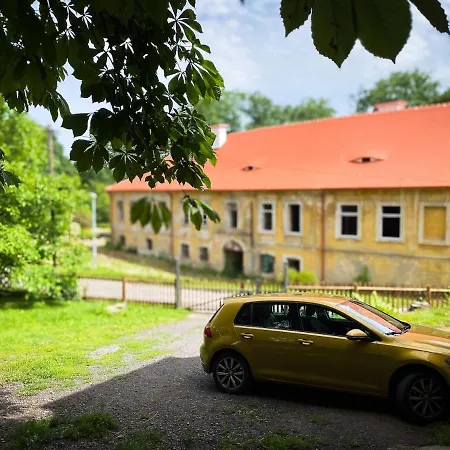 Borec, Apartman