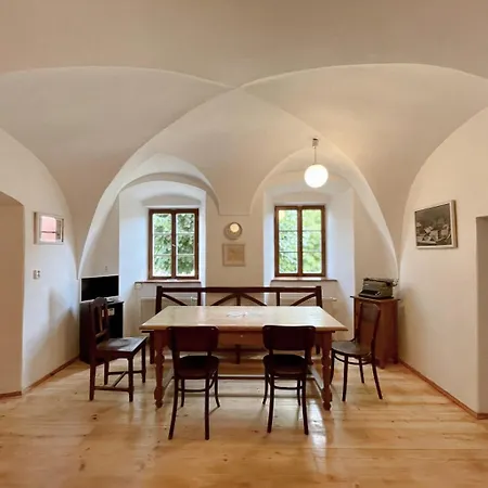 Apartment Borec, Velemin